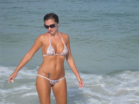 Bikini Model Summertan AI Enhanced VacationBeachPictures 034 Topaz Sharpen Faceai Porn Pic