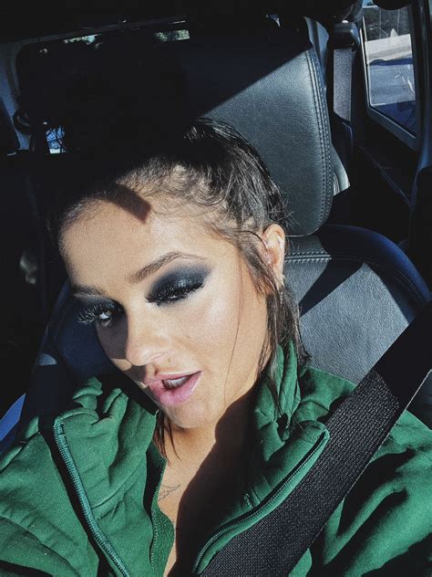 SHEFORKEEPS on Twitter: "tara did her damn thang yesterday https://t.co