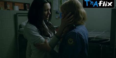 Natasha Lyonne Lesbian Scene In Orange Is The New Black Tnaflix