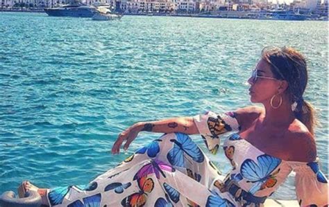 Guendalina Canessa Ha Rifatto Il Seno E Si Mostra Soddisfatta In Bikini