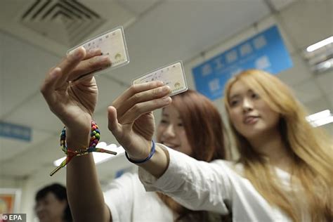 Taiwan Hosts Asia S First Ever Legal Gay Marriage As A Dozen Same Sex Couples Proudly Say I Do