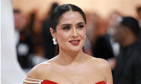 Salma Hayek S Chaotic Bikini Photoshoot Sets Social Media Ablaze