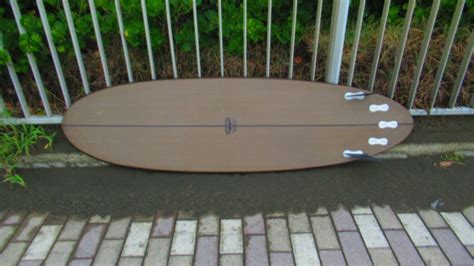 波情報 湘南 64で腿腰のオフショアを サーフボードクオリティーハードコア Quality Hardcore Distributions