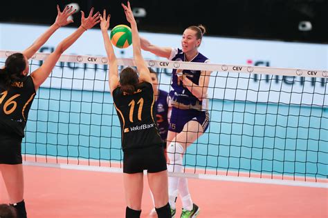 Naz Aydemir Visible Pussy Lips From Back Scrolller