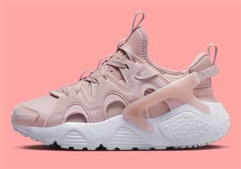 Nike Air Huarache Craft "Pink" DQ8031-600 | SneakerNews.com