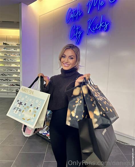 Danigirl Danigirlglass Nude OnlyFans Leaks Fappening FappeningBook