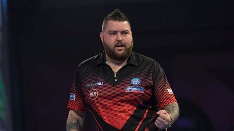 Michael Smith beats John Henderson at World Darts Championship | Darts ...