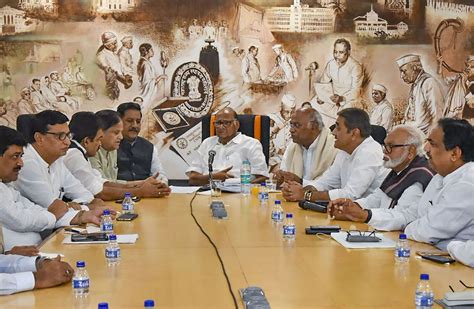 Maharashtra Government Maharashtra Congress Leaders Meet Uddhav To