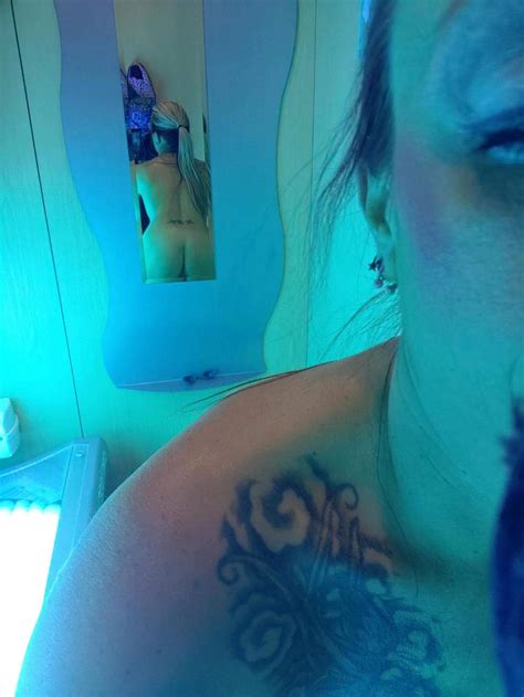 Melissa Mitz Bent Over 2 Porn Pic