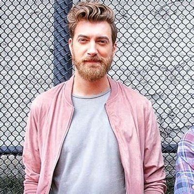 Rhett Mclaughlin Net Worth In 2022, Age, Wife, Height, Kids