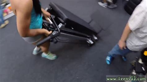 College Girl Ass Muscular Chick Spreads Eagle For Cash