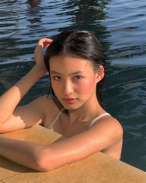 Hot girl Việt Pháp lọt Top gương mặt đẹp nhất chỉ cao m nhưng body sexy phong