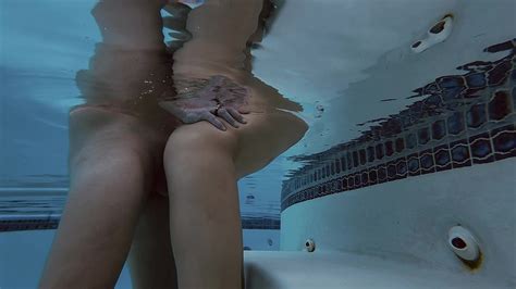UNDERWATER POOL FUCK