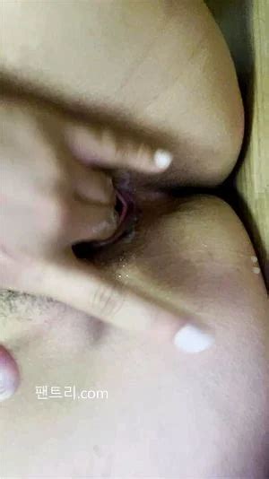 Watch 팬트리 썬글이 알몸으로 바닥에 앉아 팬트리 국산야동 한국야동 최신야동 무료야동 무료입장 Asian Korea Korean Porn SpankBang