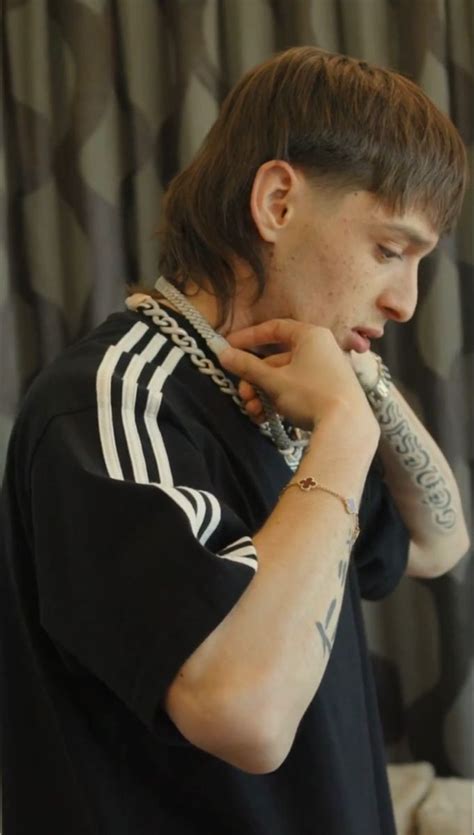 Peso Pluma Ariana Grande Photos Luke Skywalker Short Hair Haircuts