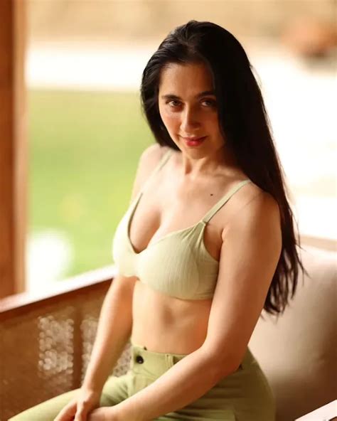 21 Hot Photos Of Sanjeeda Shaikh In Bikini Swimsuits And Bra SpideyPosts