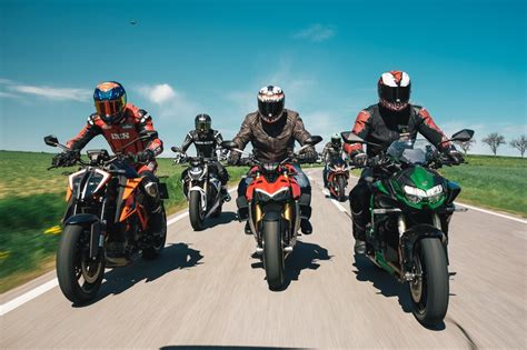 Hyper Naked Bike Vergleich Ducati Streetfighter V S