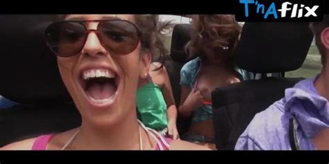 Leila George Bikini Breasts Scene In Disclaimer Tnaflix