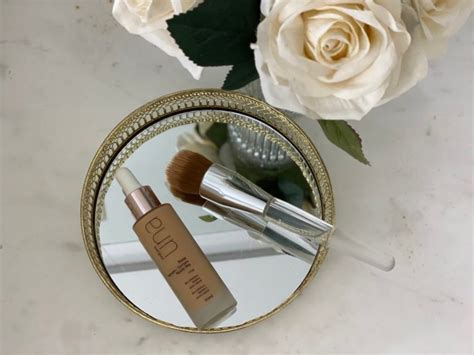 Resenha da Base Sérum Nude Me Natura Una Nutrição e Beleza