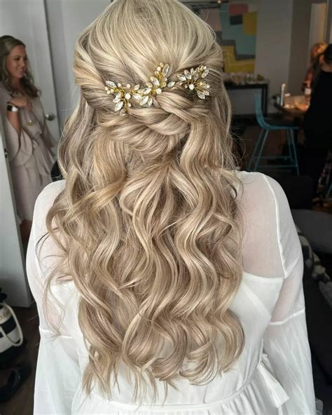 35 Beautiful Blonde Balayage Looks To Try In 2024