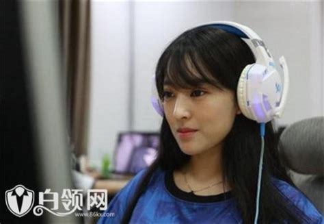 Cận cảnh nhan sắc những hot girl thiên thần mới của làng game thế giới chẳng những xinh mà kỹ