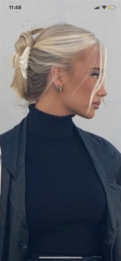 Pin by Sara Júlíusdóttir on Hár in 2024 Bright blonde hair Light blonde hair Blonde hair looks