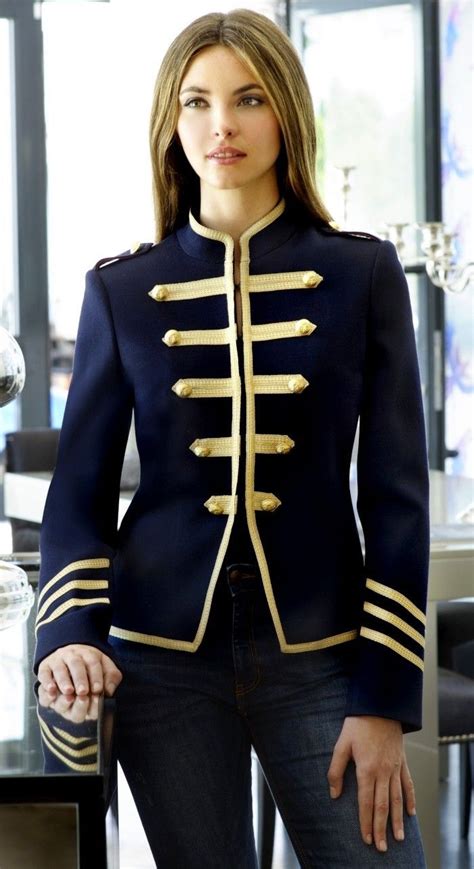 Женский пиджак с эполетами - 89 фото