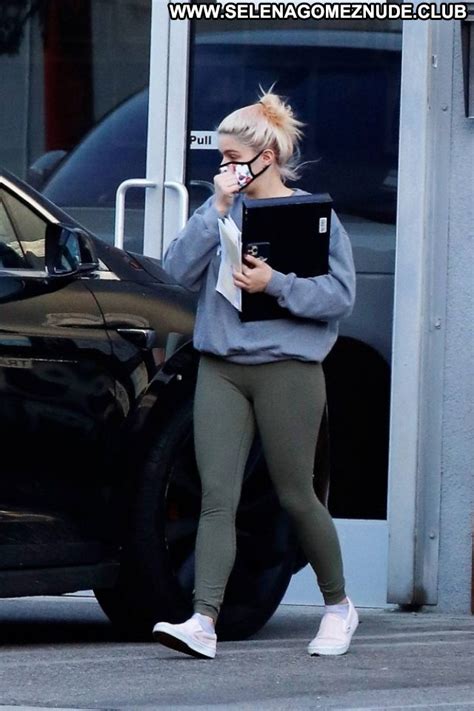 Kristen Bell Babe Paparazzi Celebrity Posing Hot Beautiful Famous And Uncensored