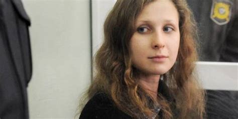 Vid O Russie Les Deux Membres Des Pussy Riot Sont Libres