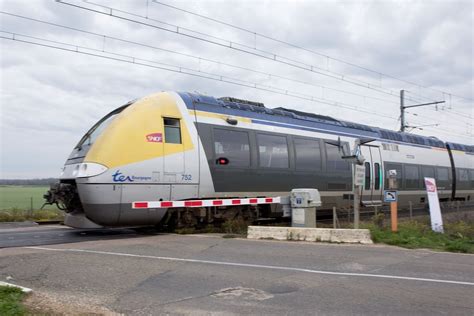 SÉCURITÉ ROUTIÈRE SNCF Réseau innove pour améliorer la sécurité aux