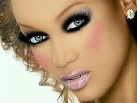 Smokey Eyes With Pink Nude Lip Unconventional Makeup Beautiful Makeup Stunning Eyes