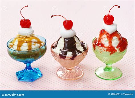 Ice Cream Sundae Background