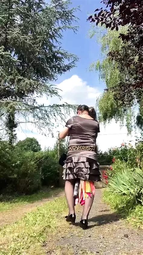 In An Outfit With A Ruffled Anthracite Dress For An Evening Gay Amateur Amateur Porn Xhamster