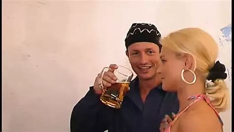 Doppelte Penetration mit einer heißen perversen Brünette Sex liebt xHamster