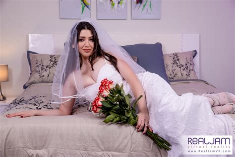 Escaped Bride VR Porn Video VRPorn