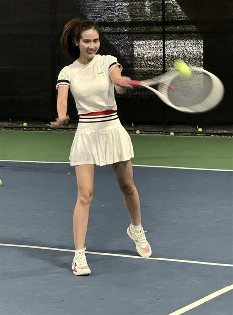 Hot girl đời đầu chăm chỉ chơi thể thao vóc dáng cực chuẩn