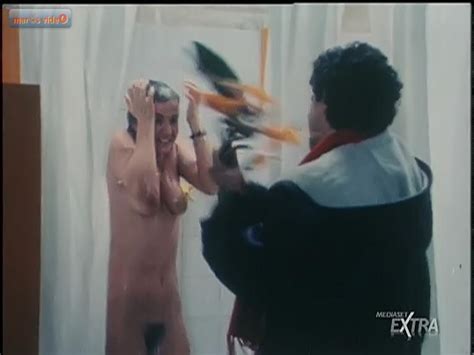 Naked Jenny Tamburi In Tutti In Palestra