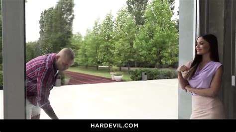 Pretty Euro Babe Angelica Heart Having Anal Sex With Handyman