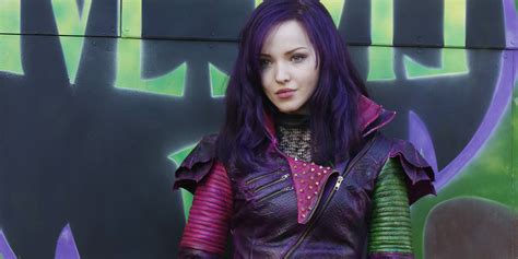 CW Stars Danielle Panabaker & Caity Lotz Pull Off Purple Hair as ...
