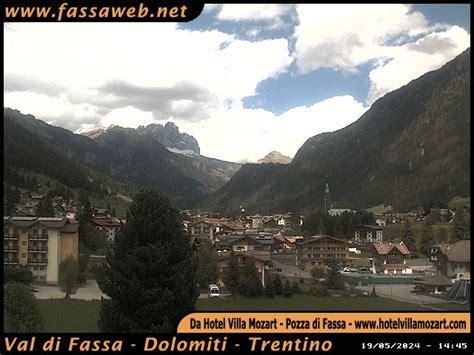 Webcam Pozza di Fassa: Panorama View - Webcam Galore