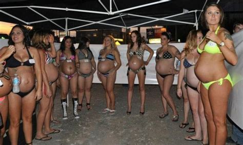 Moms To Be Strut Their Stuff In Pregnant Bikini Contest Daily Mail Online