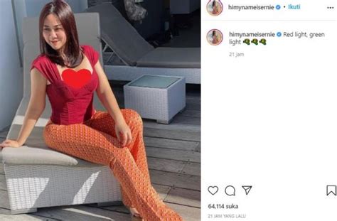 Potret Body Goals Tante Ernie Saat Panas Panasan Netizen Hot Mom