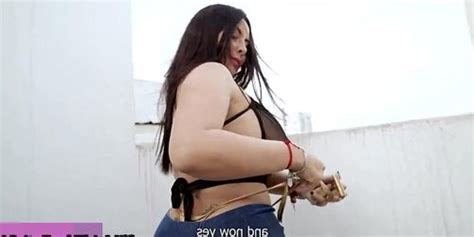 Milf Shows Off Her Big Boobs And Amazing Giant Ass On The Street Maryam Hot Tnaflix