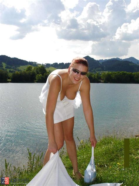 Topless And Downbluse ZB Porn