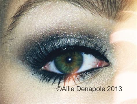 Smokey Eye Makeup Tutorial With Naked 2 Palette