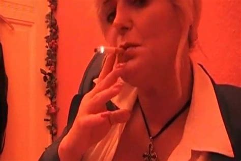 Blonde Cougar Smoking XHamster