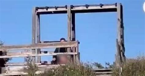 Maniaco In Azione Al Lido Si Masturba Davanti A Due Ragazze Latina Oggi