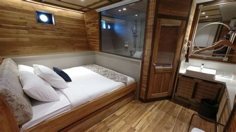 Charter Luxury Phinisi Mutiara Pusat Rental Kapal Mobil Di Labuan