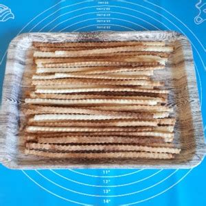 Соломка в шоколаде с орешками – кулинарный рецепт