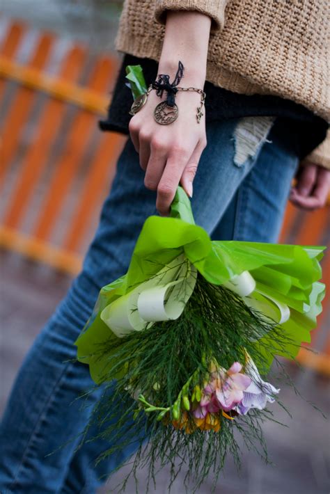 Bijoux.bg - 8ми март - празника на жената и цветята :)